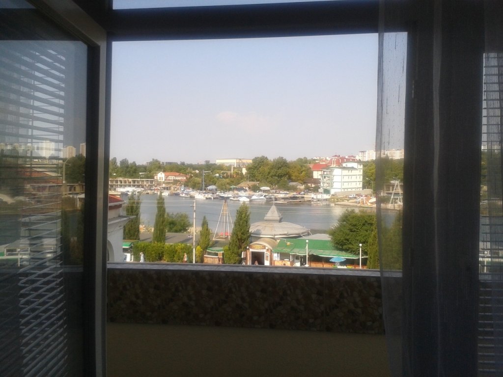 Apartamento con balcón y con vista Apartamentyi V Dome U Grecheskoj Horyi