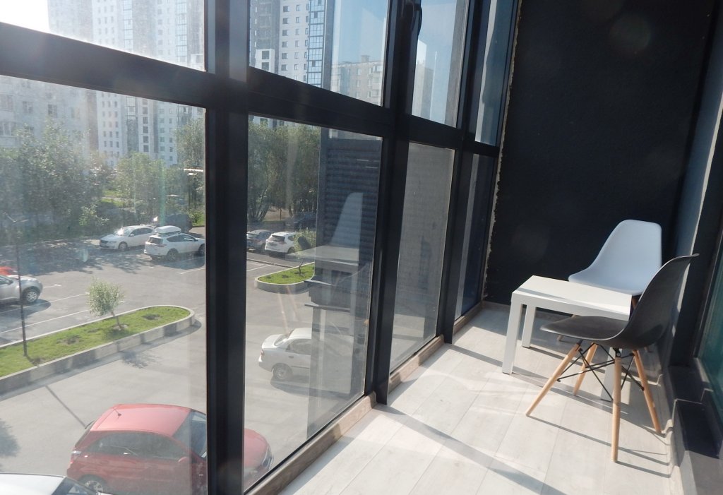 Apartamento doble familiar Clásico con balcón Superchistaya Novaya Studiya V Evo Parke Flat
