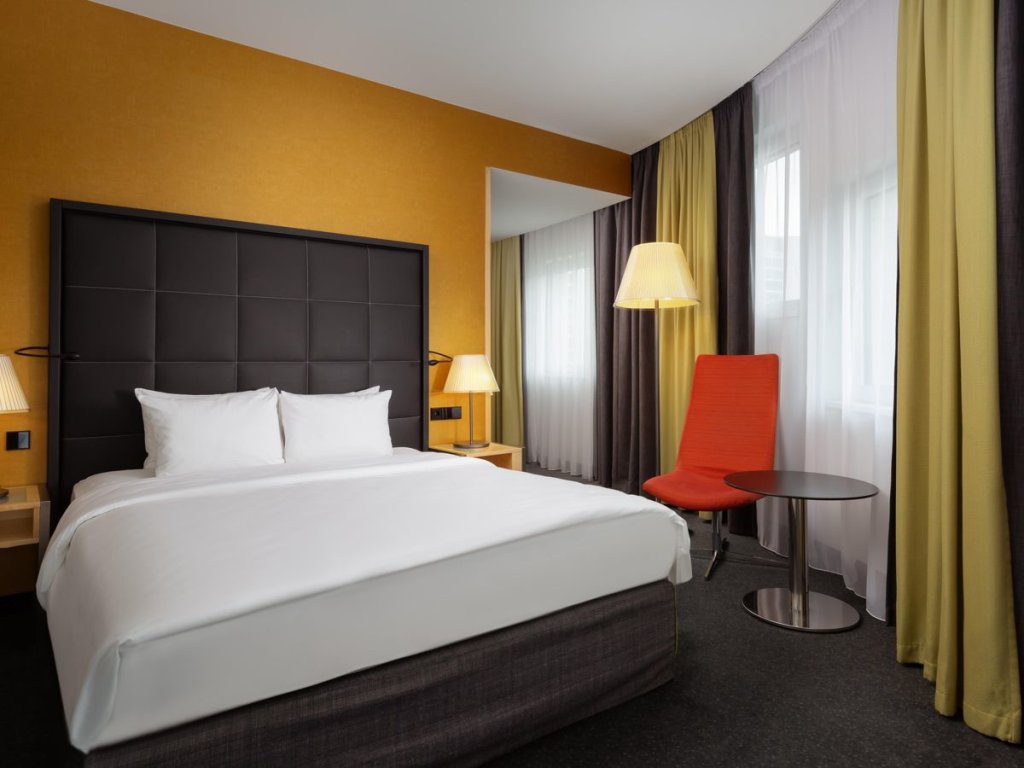 Двухместный с доступом в клубную гостиную номер Premium Crowne Plaza St.Petersburg Airport, an IHG Hotel