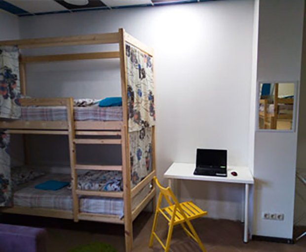 Кровать в общем номере Flatcom Hostel