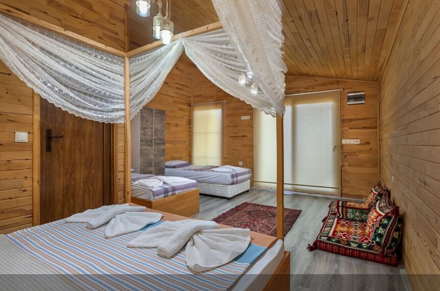 Standard Doppel Zimmer mit Balkon Bed&Breakfast Flora Pansiyon