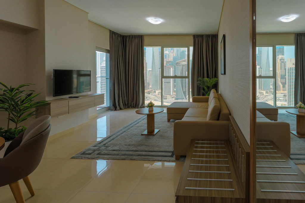 Двухместные апартаменты Premium c 1 комнатой с балконом и с видом на гавань Royal Regency Suites Marina