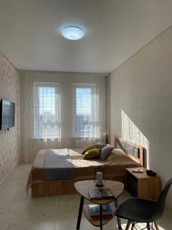 Standard Doppel Apartment 2 Schlafzimmer mit Balkon Vidineevskiy Parkhomenko 156v Apartments