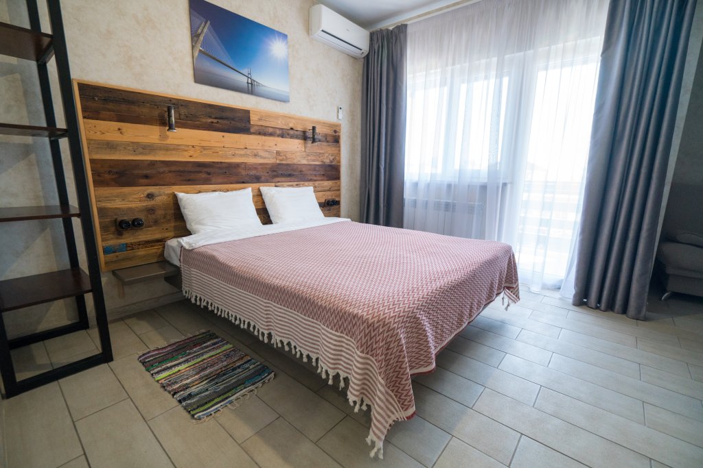 Standard Quadruple room with balcony Cherry 33 Guest House