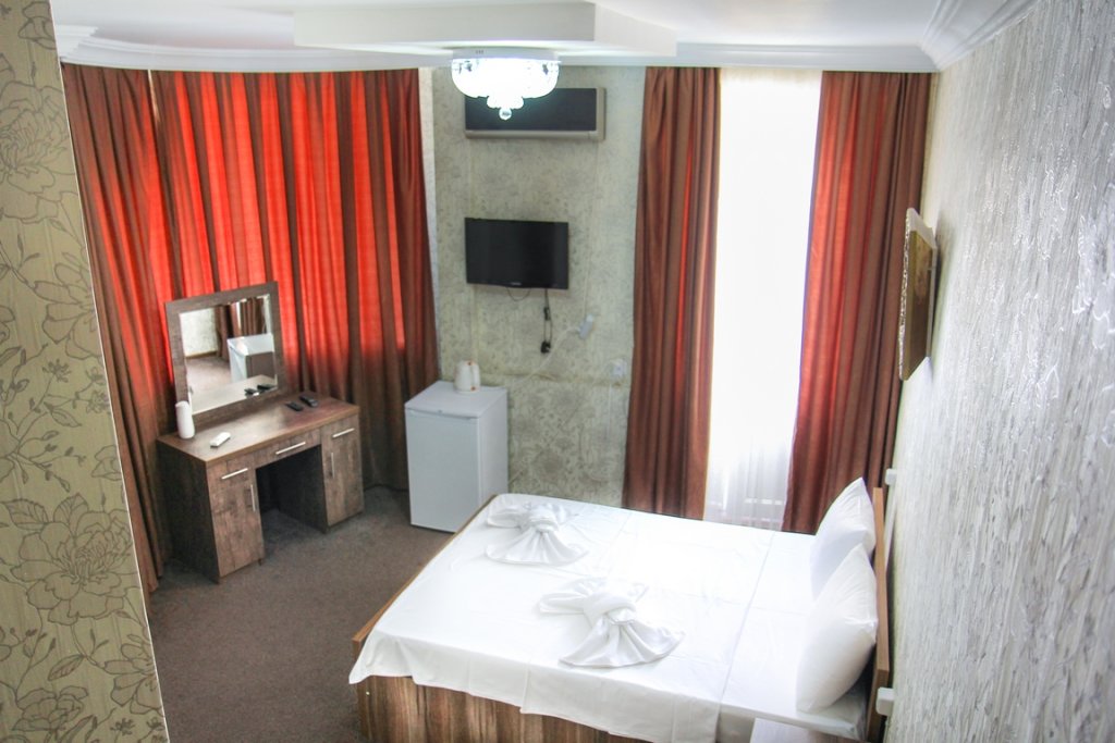 Standard Double room with balcony and with view New Palace Shardeni Hotel