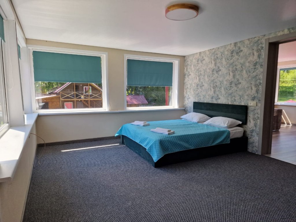 Apartamento cuádruple 2 dormitorios con balcón y con vista Trava Recreation Center