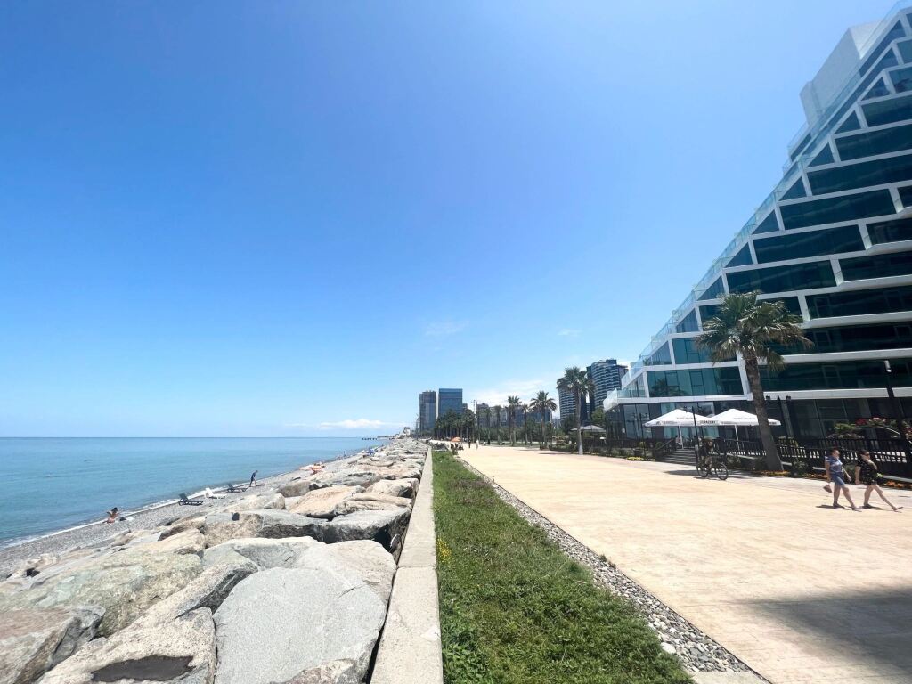 Апартаменты Beachfront Batumi View Apartments by GLOBALSTAY в Батуми, Батуми  - побережье. Забронировать Beachfront Batumi View Apartments by GLOBALSTAY.  Оплата картами МИР.