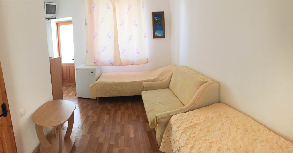 Habitación doble Estándar con balcón Morskaya Raduga Mini-Hotel