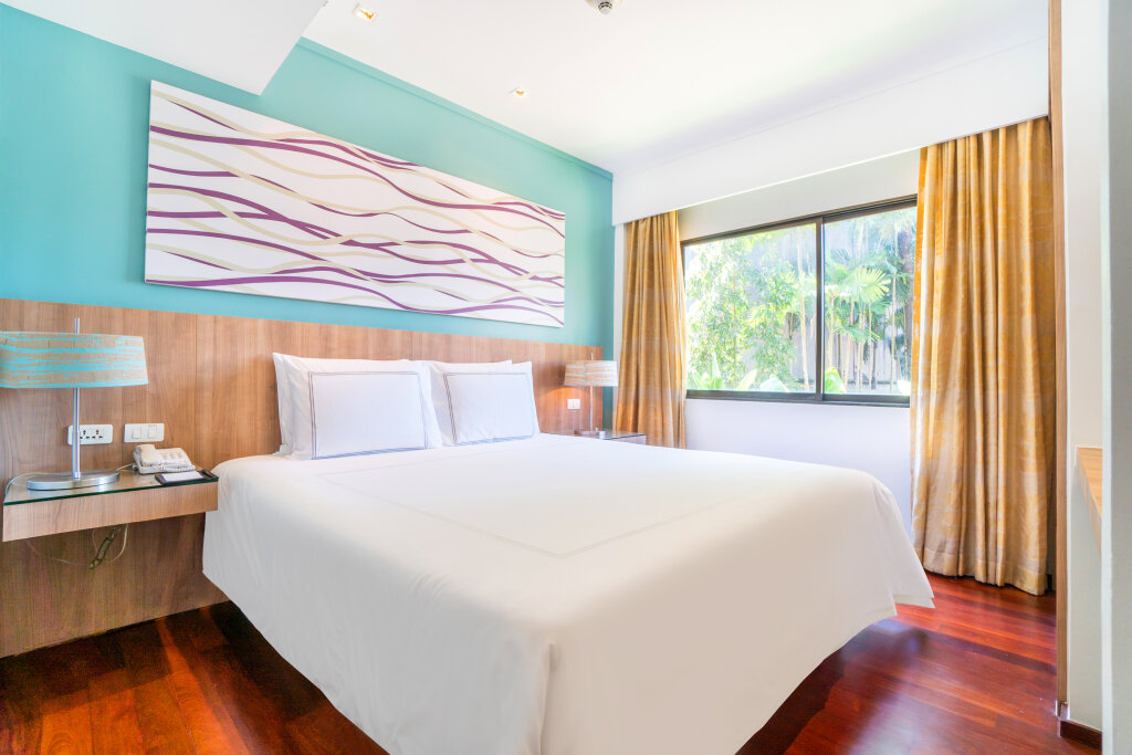 Четырёхместный люкс с террасой с 2 комнатами Radisson Resort and Suites Phuket
