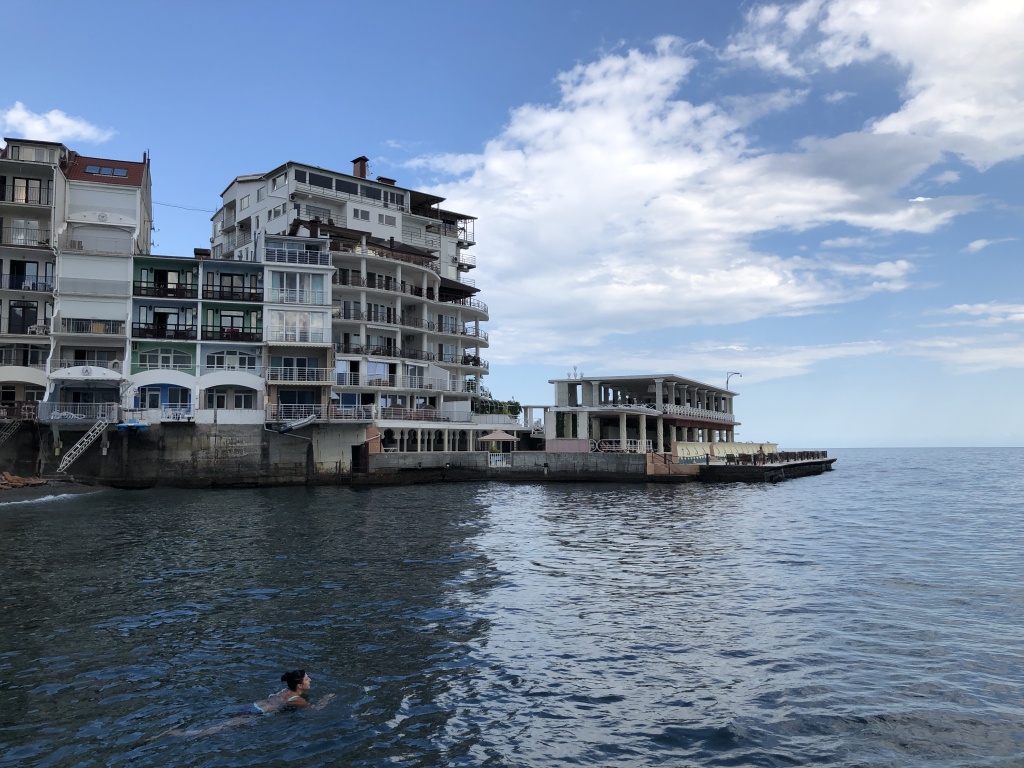 Гостевой дом Жемчужина - Ялта Яхт-клуб в Ялта, Большая Ялта. Забронировать  Гостевой дом Жемчужина - Ялта Яхт-клуб