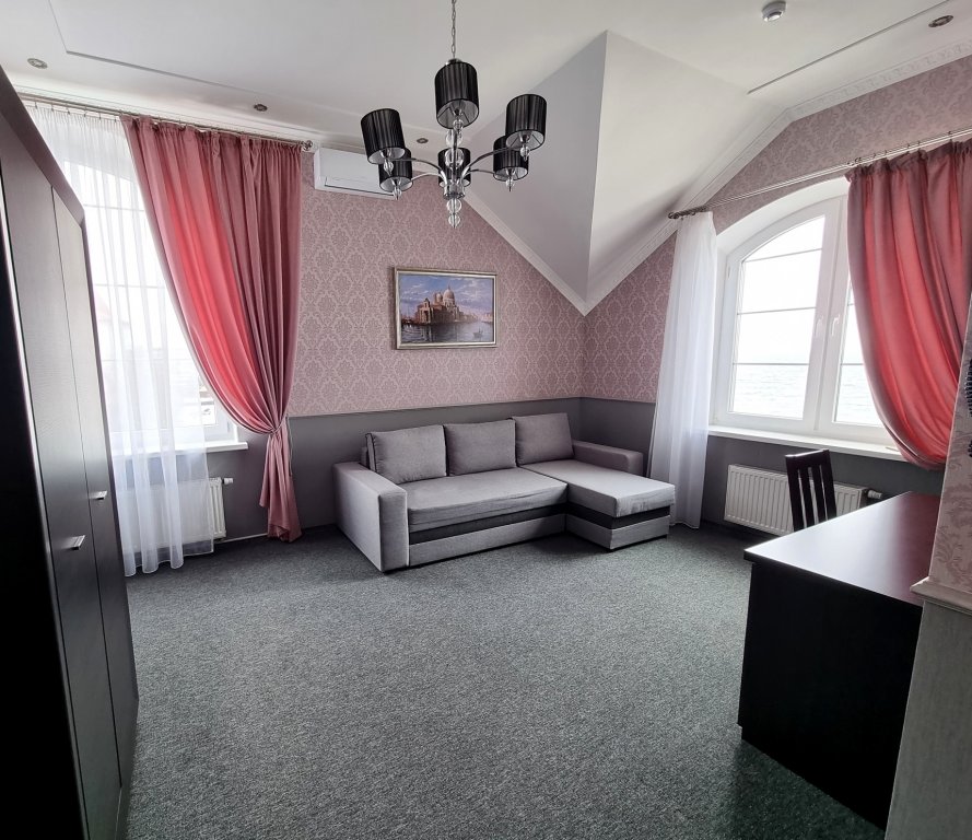 Двухместный люкс №5 с 2 комнатами с видом на море Гостиница "20 Меридиан" Зеленоградск