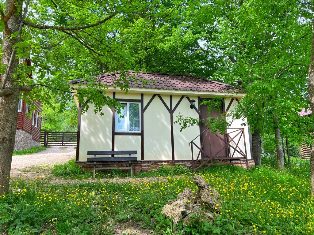 Кемпинг База отдыха Солнечный Ветер в Мезмай, Краснодарский край.  Забронировать База отдыха Солнечный Ветер, улица Школьная, д.32б