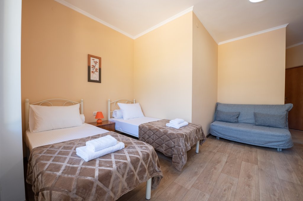 Standard Triple room with balcony Hotel Matis