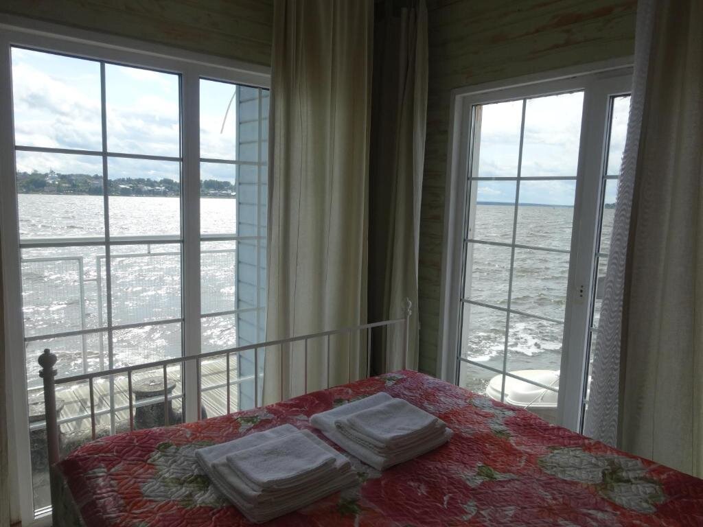Двухместный люкс с видом на реку Волгу Бутик-отель «Островский причал»