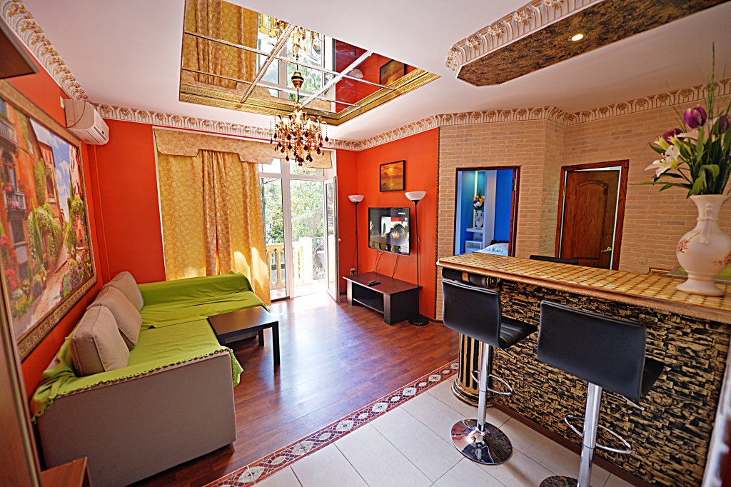 Suite 2-room mit Balkon Malibu Guest House
