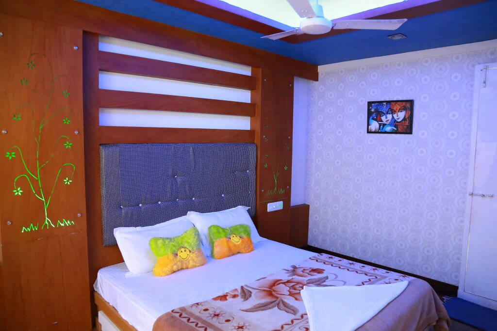 Люкс Отель Sreekrishna 3 Bedroom Private Houseboat