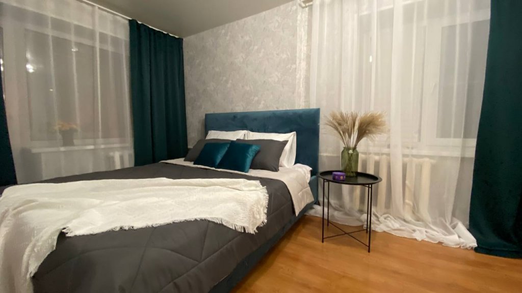 Suite mit Balkon und mit Stadtblick Alfa Home Plus V Samom Tsentre Chelyabinska Apartments