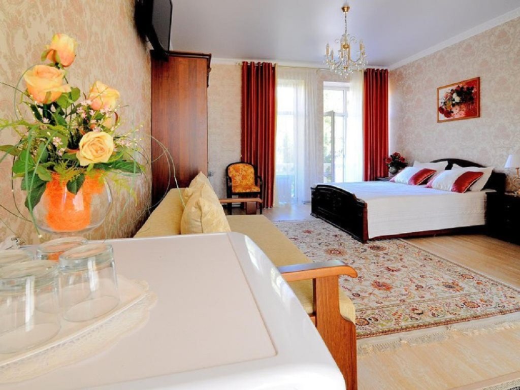 Comfort Quadruple Junior Suite with view Guest House De Lux