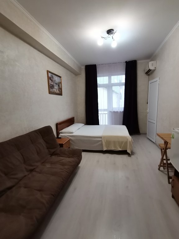 Superior Quadruple room with balcony Гостевой дом Жемчужина