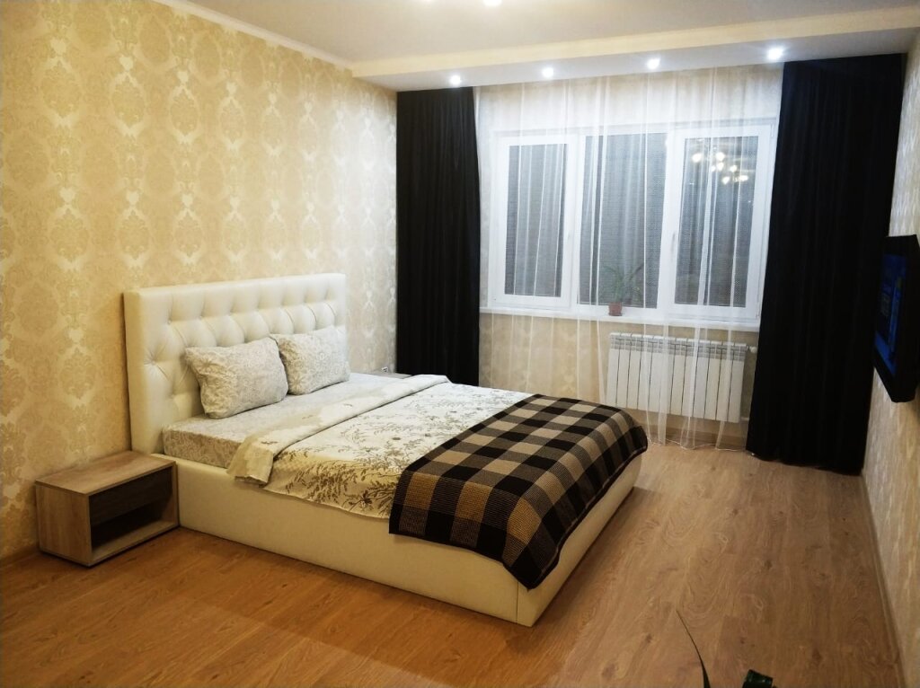 Standard Doppel Zimmer mit Balkon und mit Stadtblick Na Stroiteley Apartments
