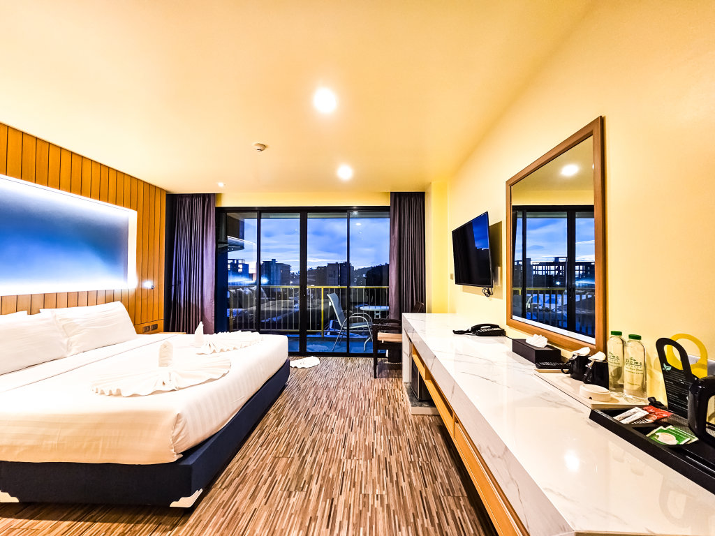 Двухместный люкс Superior с балконом Курортный отель Dome Kata Resort