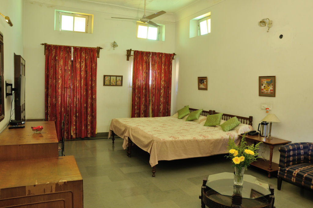 Superior room Sukhdham Kothi Hotel