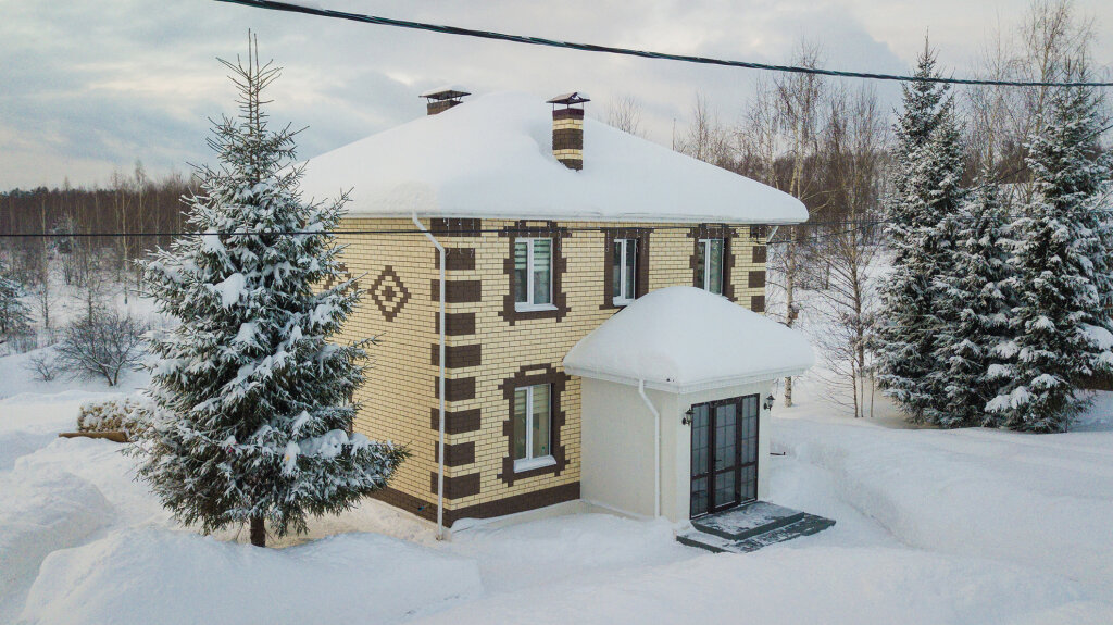 Коттедж с балконом и с красивым видом из окна Гостевой дом HomeHotel