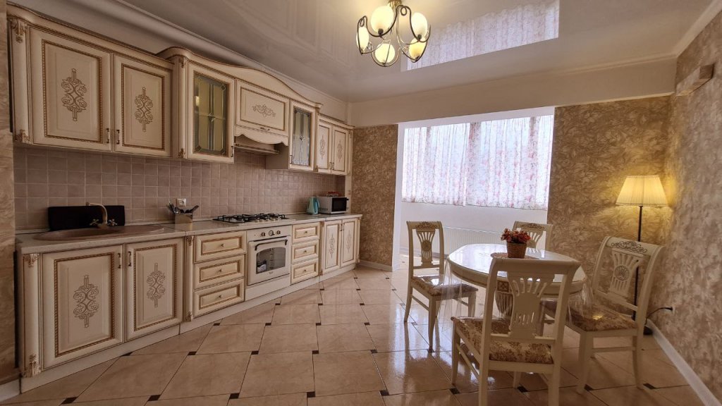 Familie Apartment mit Balkon VIP kvartira na Moskovskoy by Sutki26™ Apartments