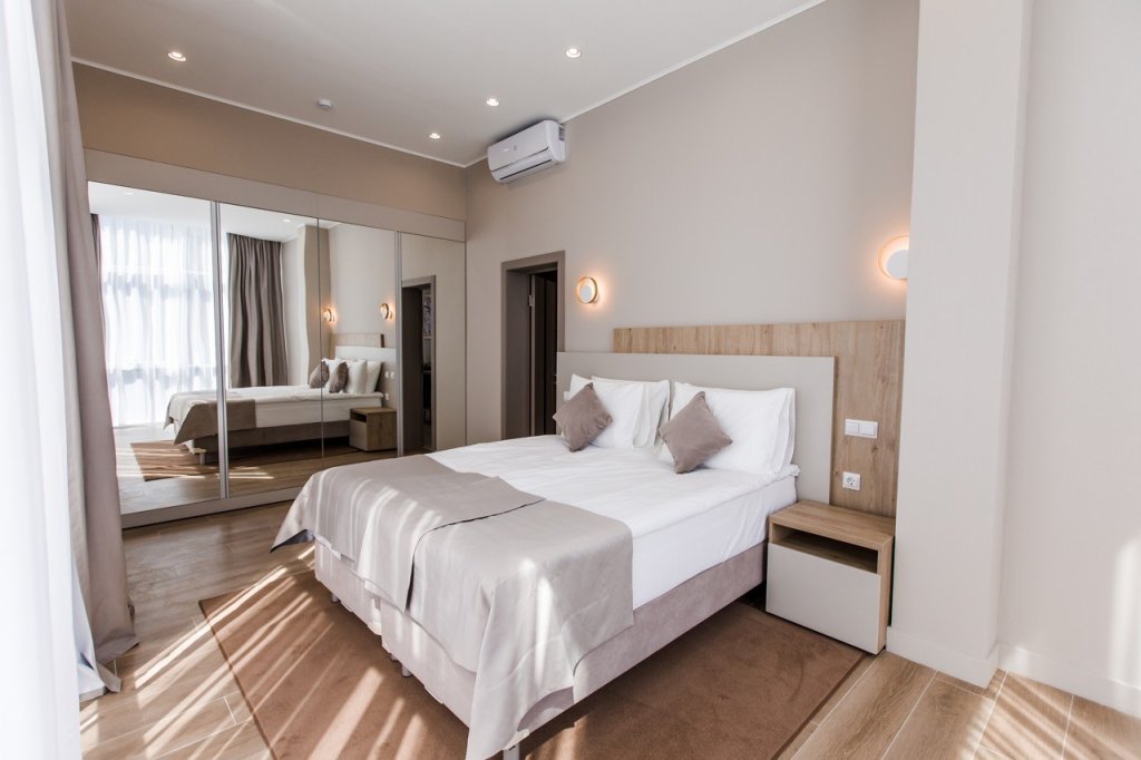 Suite doble 2 dormitorios con vista a la ciudad Mirror Residence Hotel