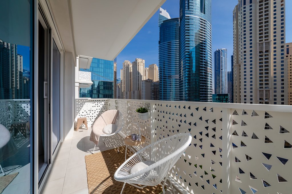 Deluxe Apartment mit Balkon und mit Blick Luxury 1BR at La Vie with beautiful view