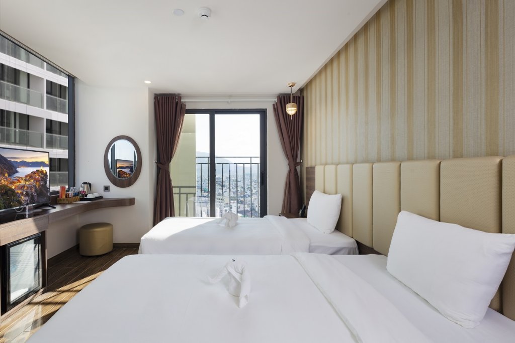 Deluxe Dreier Zimmer mit Stadtblick V Hotel Nha Trang