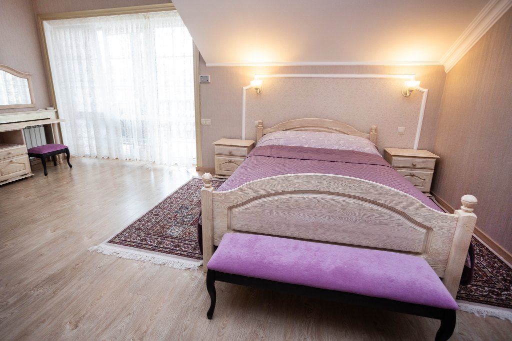 Двухместный номер Comfort с балконом Отель Серый Кот