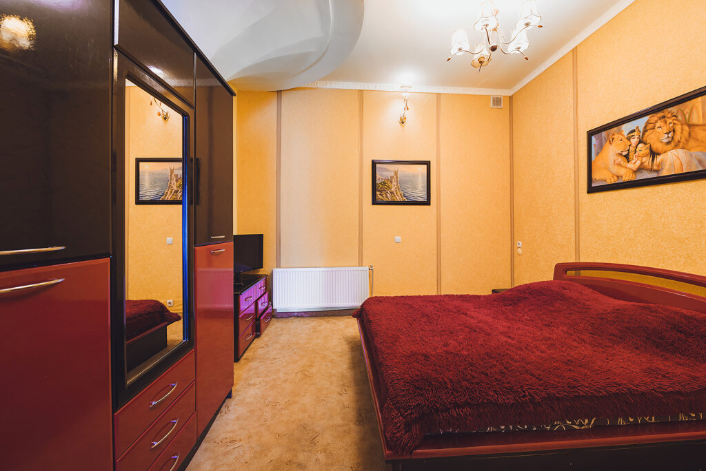 Suite 2 dormitorios con balcón Marsel Mini-Hotel