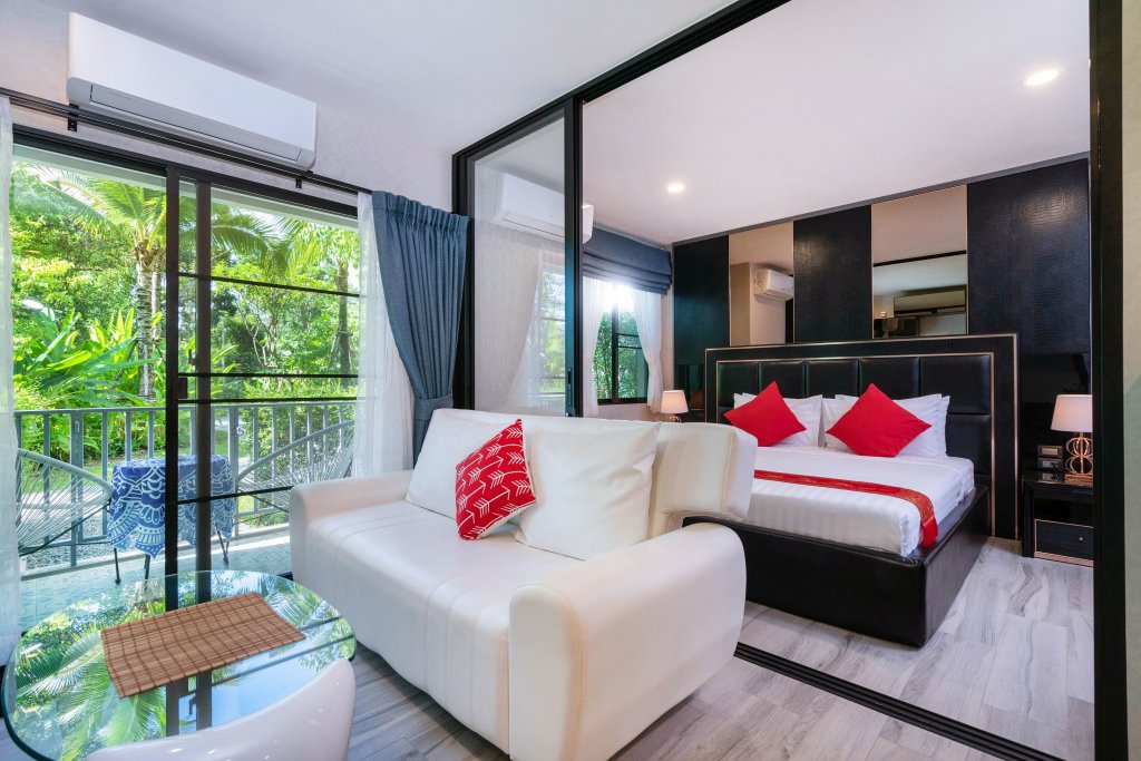Camera doppia Deluxe con balcone e con vista 46m2 Luxury Poolside 1 Bedroom Free Netflix Apartments
