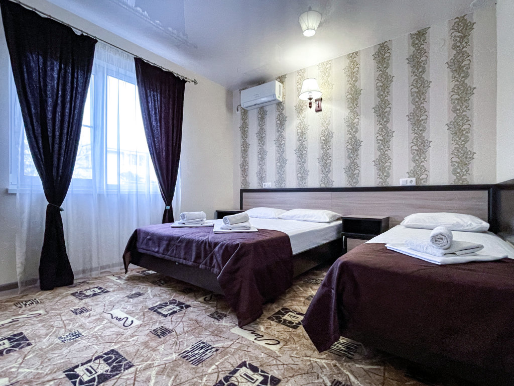 Habitación triple Confort Viktory Guest House