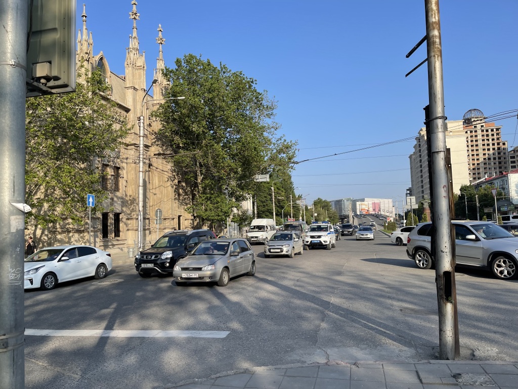 Апартаменты в этно-стиле в центре города в Махачкала, Дагестан.  Забронировать Апартаменты в этно-стиле в центре города, проспект Расула  Гамзатова, д.106