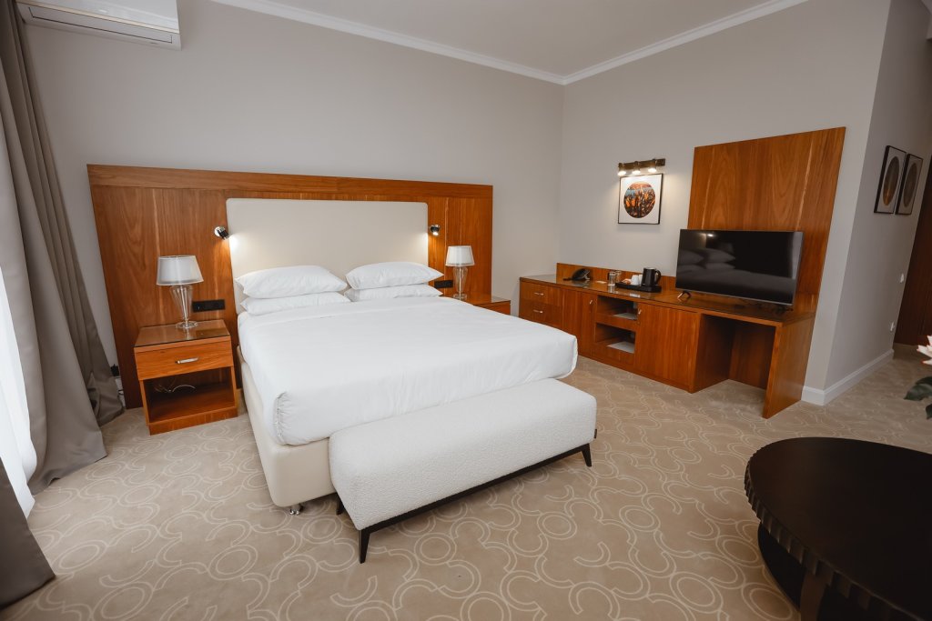 Superior Double Junior Suite with city view Premiot Hotel