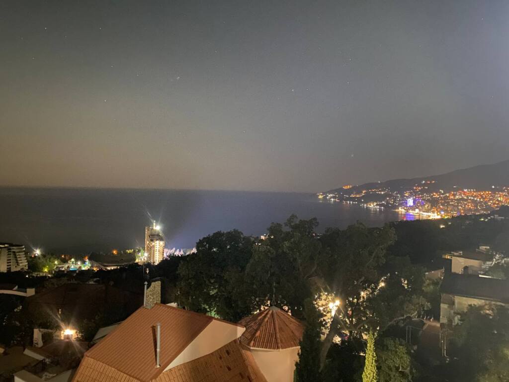 Апартаменты La siesta Yalta в Массандра, Ялта. Забронировать La siesta  Yalta, Туристская улица, д. 6б