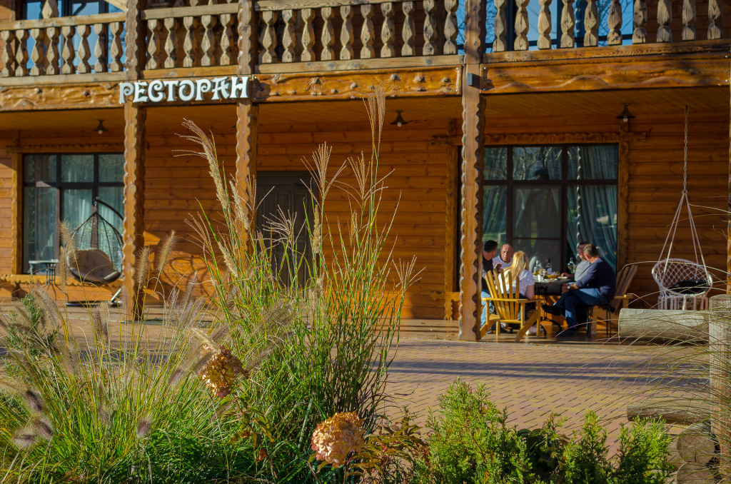 Вода в боярский двор. Боярский двор Даховская. Боярский двор Адыгея. Гостиница Боярский двор.