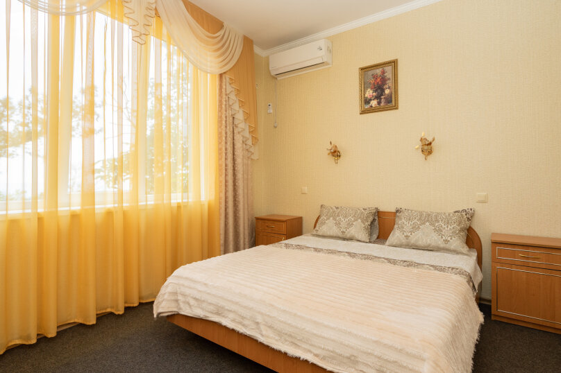Люкс с 2 комнатами с красивым видом из окна Мини-Отель Paradise