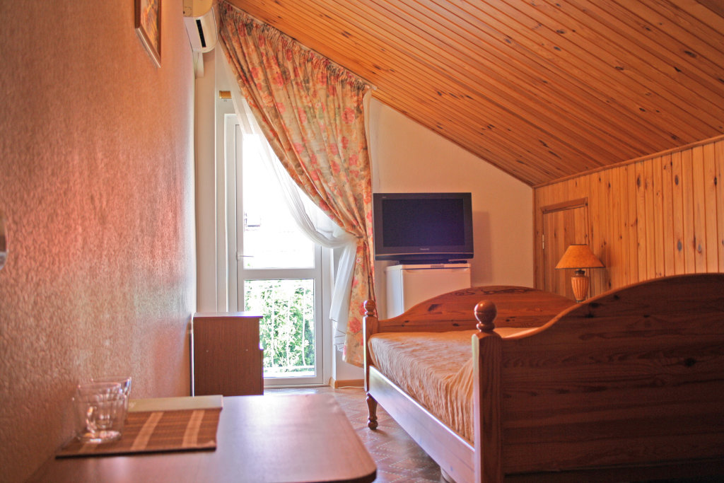 Standard Dreier Zimmer mit Balkon Catta Guest House