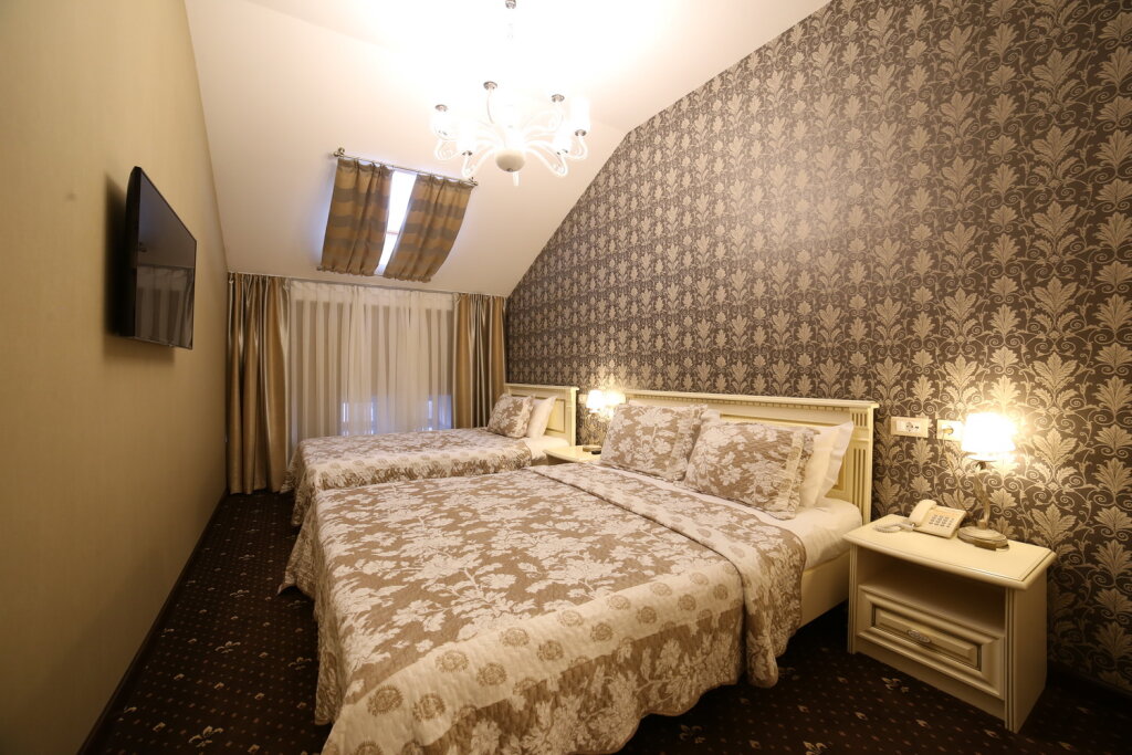 Standard Triple room with view Vintazh Hotel