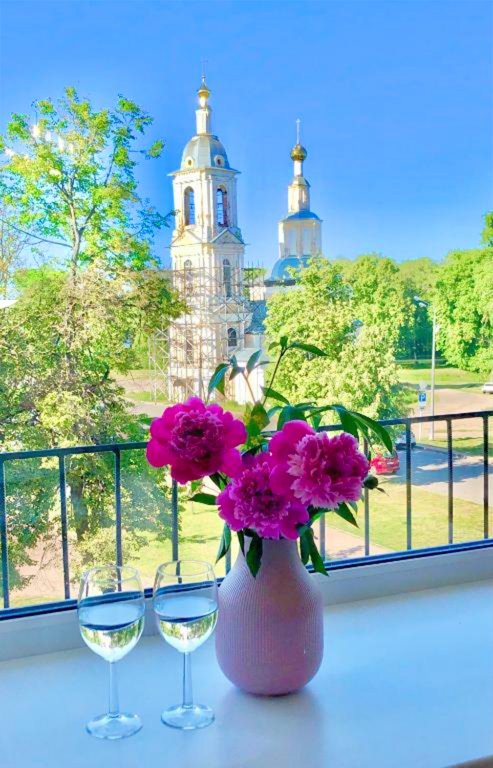 Suite Apartment "Heart of Uglich" in the Historical center with a view of the Temple