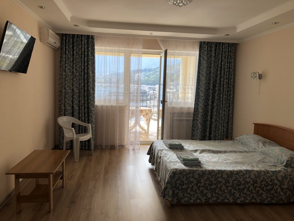 Deluxe Double room with balcony and with view Elling Guest house