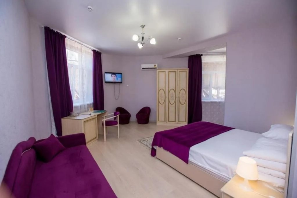 1 Bedroom Comfort Triple room with balcony Galla Hotel
