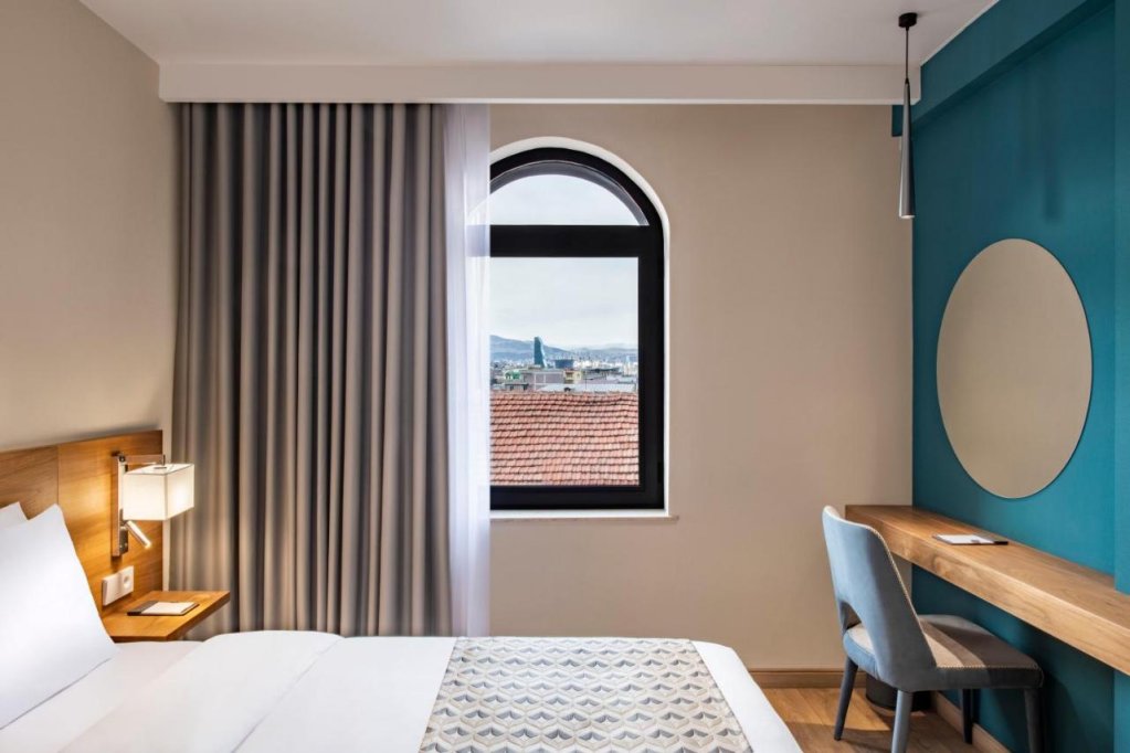 Standard Einzel Zimmer mit Blick Clocks Hotel Tbilisi