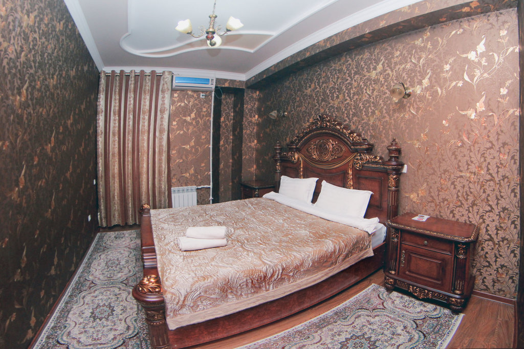 2 Bedrooms Apartment with balcony and with view Khuand Deluxe Hotel