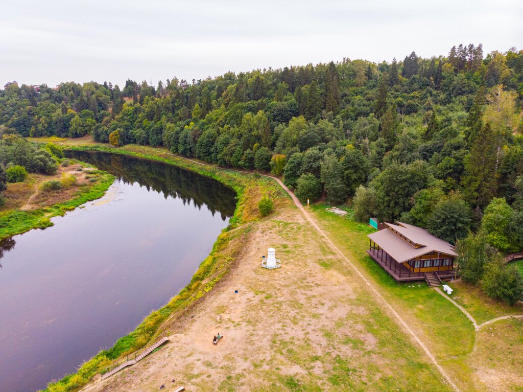 Lastochka center