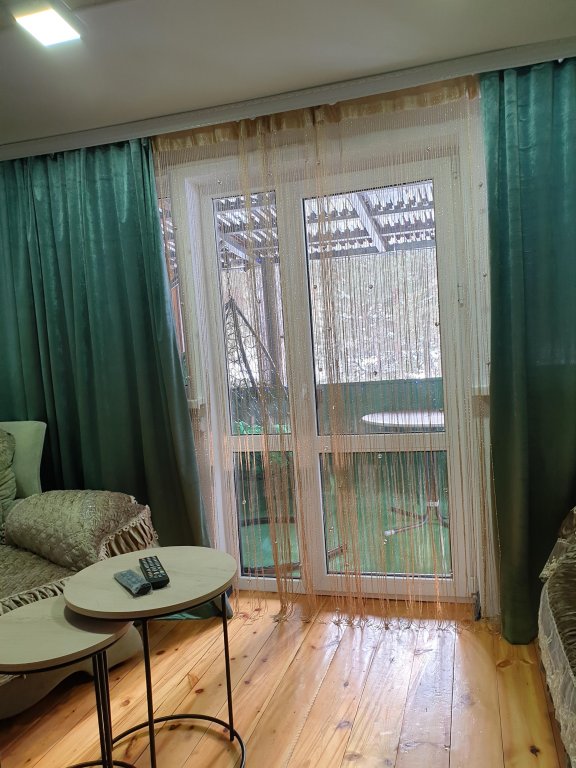 Standard Dreier Zimmer mit Balkon Arhyiz Siti Sofijskaya Polyana Guest House