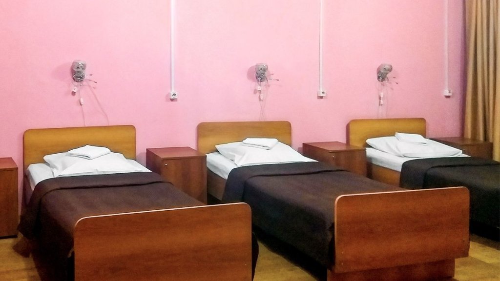 Кровать в общем номере Отель Smart Hotel KDO Комсомольск-на-Амуре